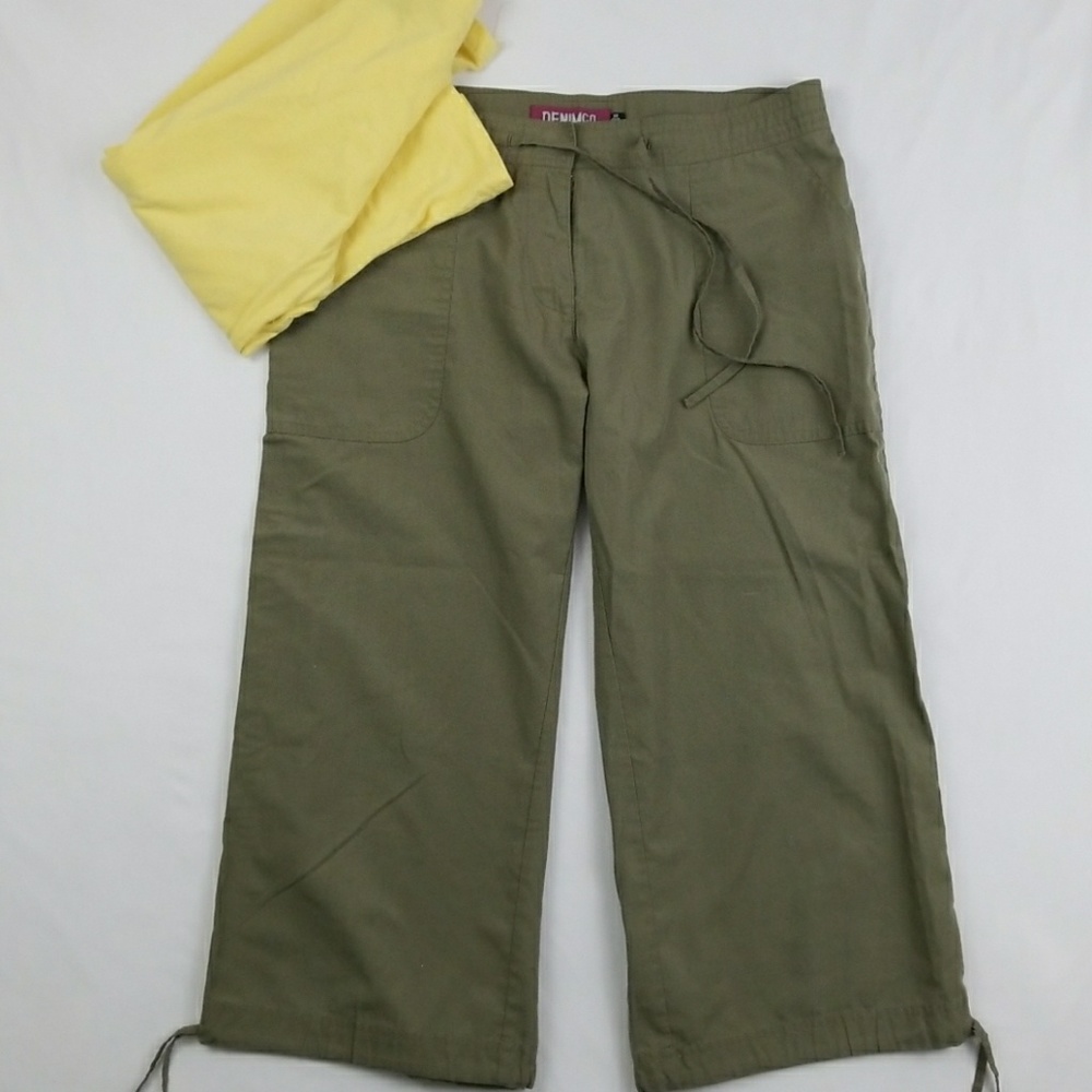Women Khaki Capri size 10
